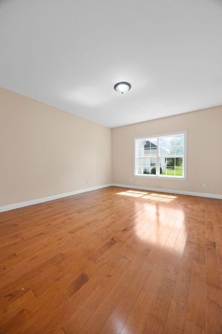 201 Teakwood Lane, Cedar Rapids, IA 52402