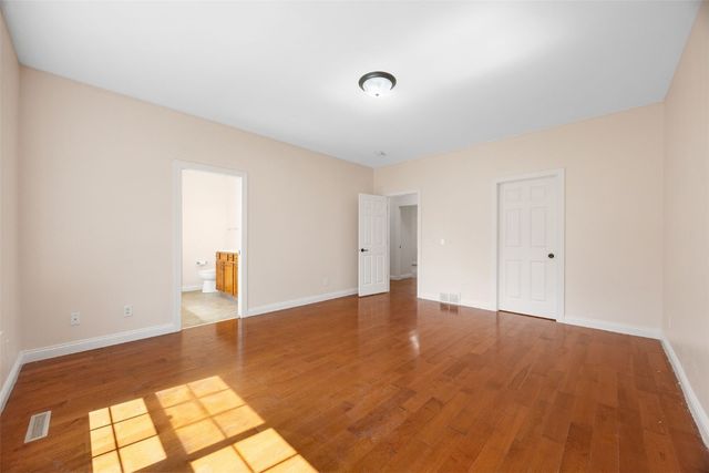 201 Teakwood Lane, Cedar Rapids, IA 52402