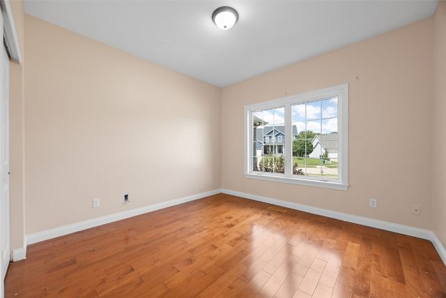 201 Teakwood Lane, Cedar Rapids, IA 52402