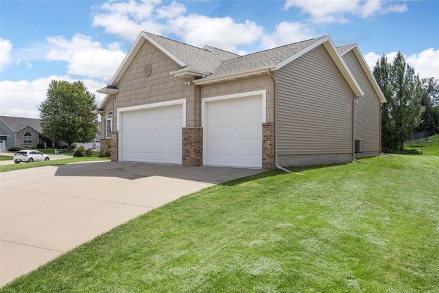 201 Teakwood Lane, Cedar Rapids, IA 52402