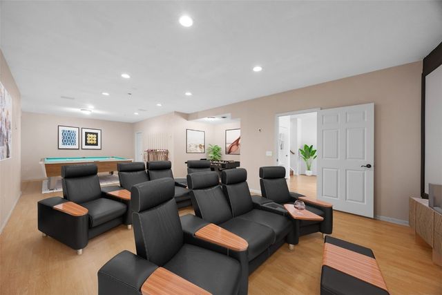 201 Teakwood Lane, Cedar Rapids, IA 52402