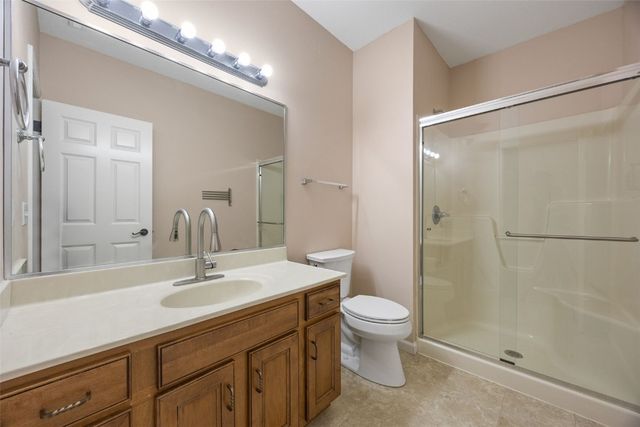 201 Teakwood Lane, Cedar Rapids, IA 52402