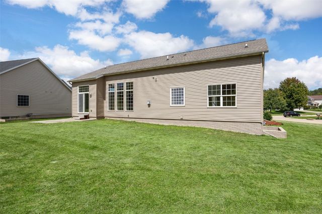 201 Teakwood Lane, Cedar Rapids, IA 52402