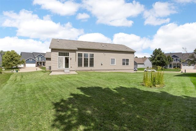 201 Teakwood Lane, Cedar Rapids, IA 52402