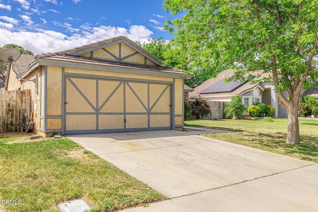 Image 2 of property listing at 2340 Lightcap Street, Lancaster, CA 93535