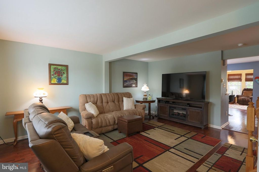 1210 PIN OAK DR, Perkiomenville, PA 18074 — photo 3