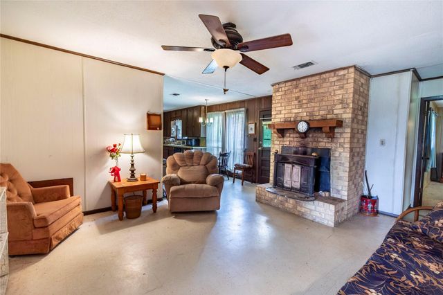 125 Forrest Lane, Brenham, TX 77833