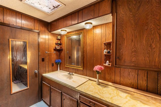 125 Forrest Lane, Brenham, TX 77833