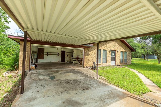 125 Forrest Lane, Brenham, TX 77833
