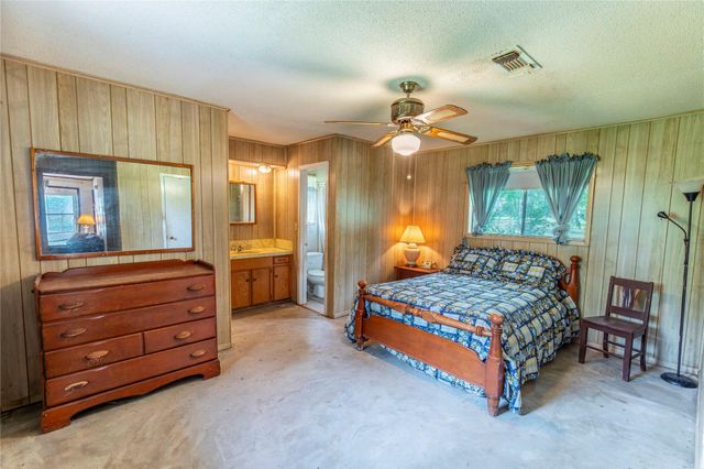 125 Forrest Lane, Brenham, TX 77833