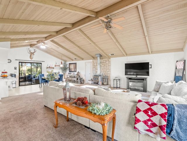 14295 E Nees Avenue, Clovis, CA 93619