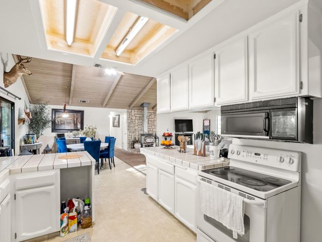 14295 E Nees Avenue, Clovis, CA 93619