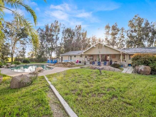 14295 E Nees Avenue, Clovis, CA 93619