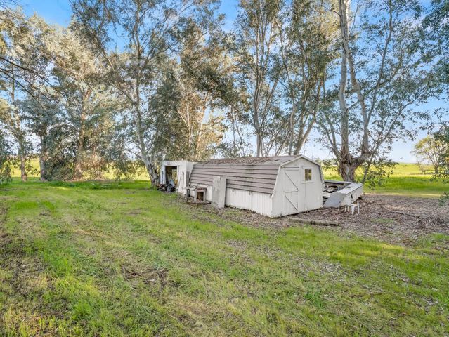 14295 E Nees Avenue, Clovis, CA 93619