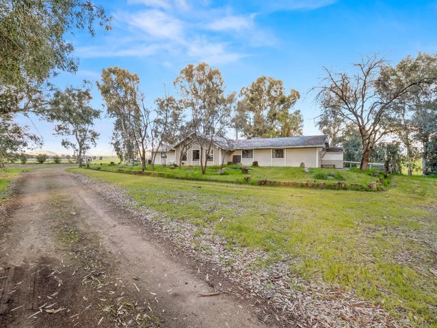 14295 E Nees Avenue, Clovis, CA 93619