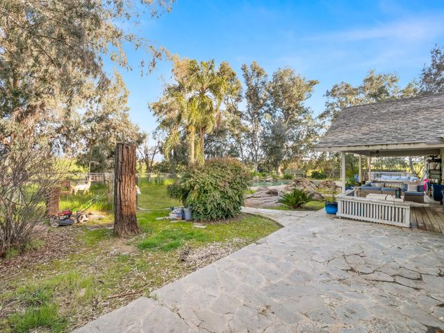 14295 E Nees Avenue, Clovis, CA 93619