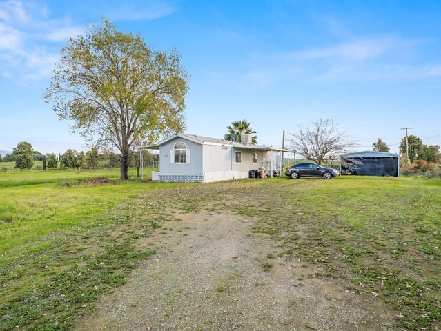 14295 E Nees Avenue, Clovis, CA 93619