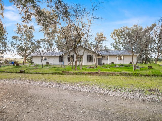 14295 E Nees Avenue, Clovis, CA 93619