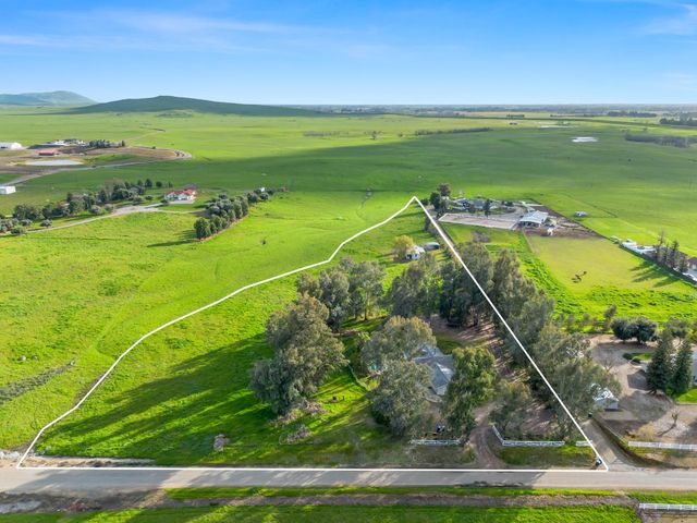 14295 E Nees Avenue, Clovis, CA 93619