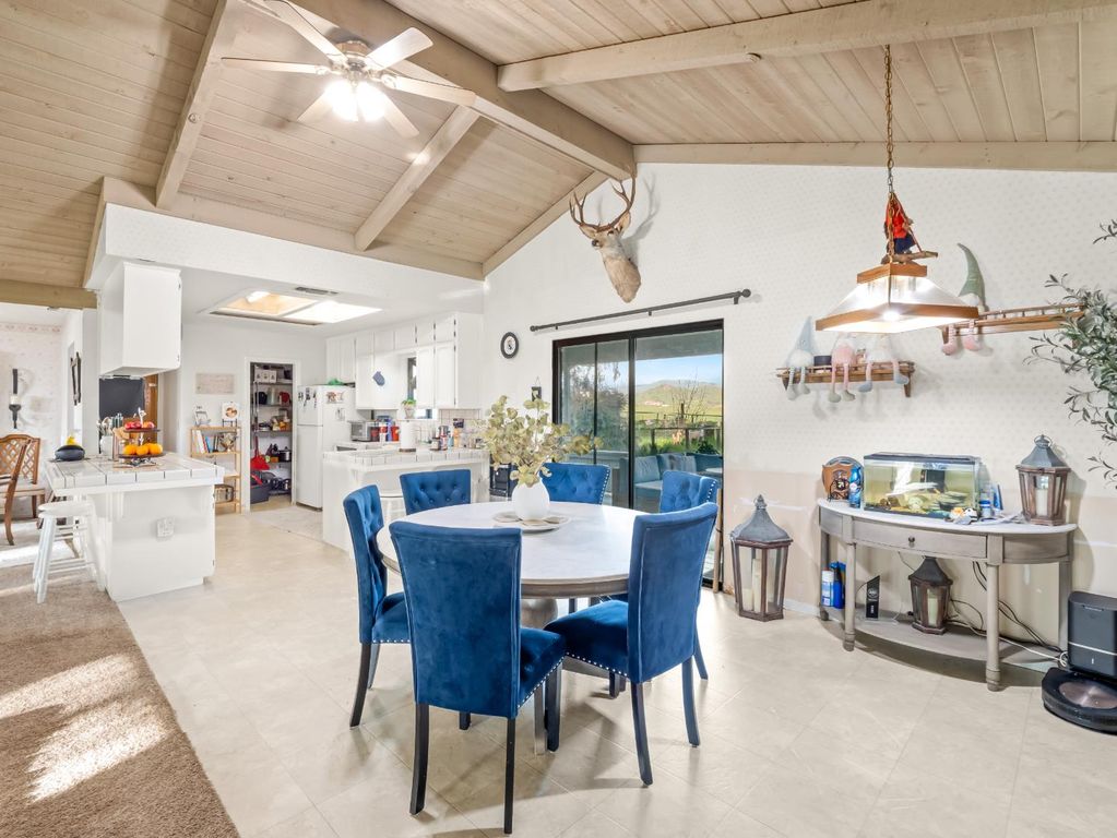 Image 11 of property listing at 14295 E Nees Avenue, Clovis, CA 93619