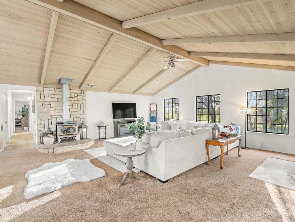 Image 13 of property listing at 14295 E Nees Avenue, Clovis, CA 93619