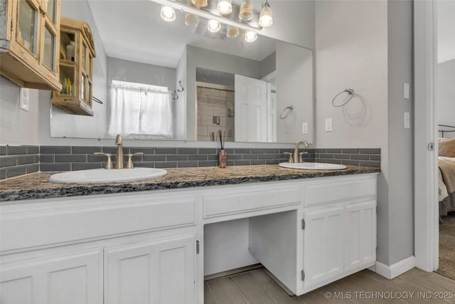 19912 E 36th Street S, Broken Arrow, OK 74014