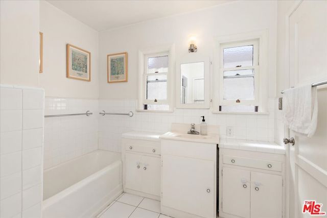 2917 W 82nd Place, Inglewood, CA 90305