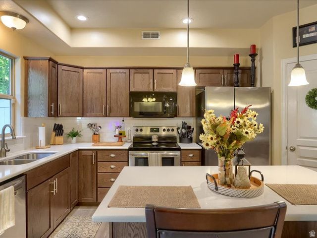 1441 W STONE MEADOW DR, West Jordan, UT 84088