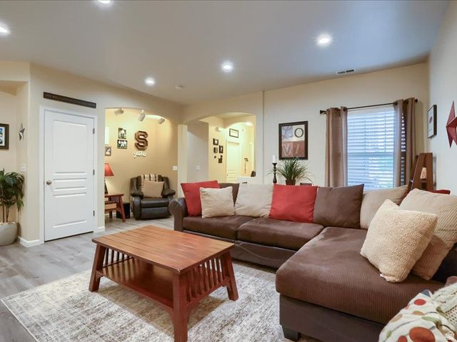 1441 W STONE MEADOW DR, West Jordan, UT 84088