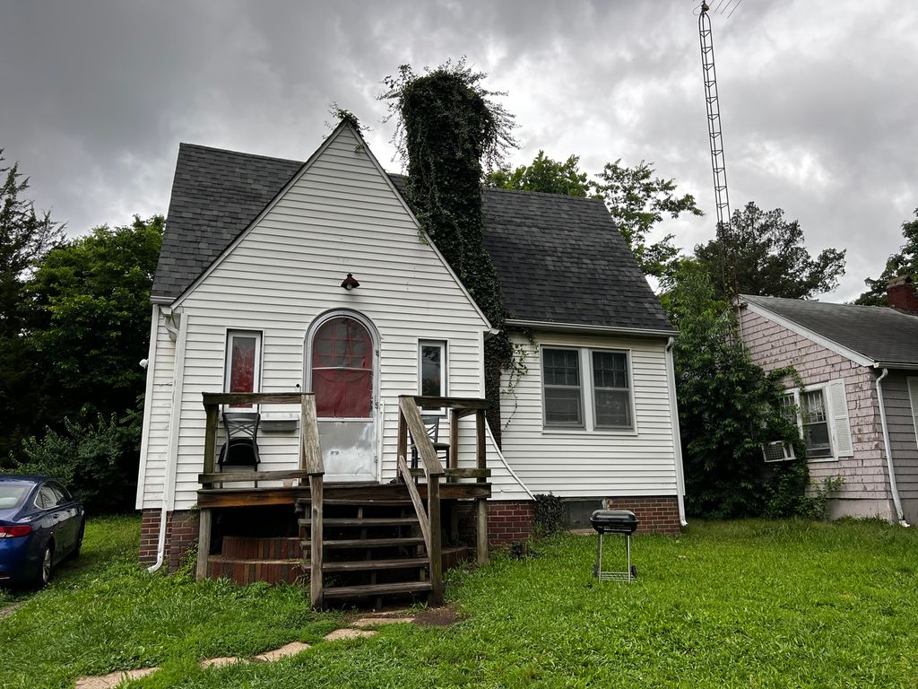 Image 1 of property listing at 605 S 24th Street, Mt Vernon, IL 62864