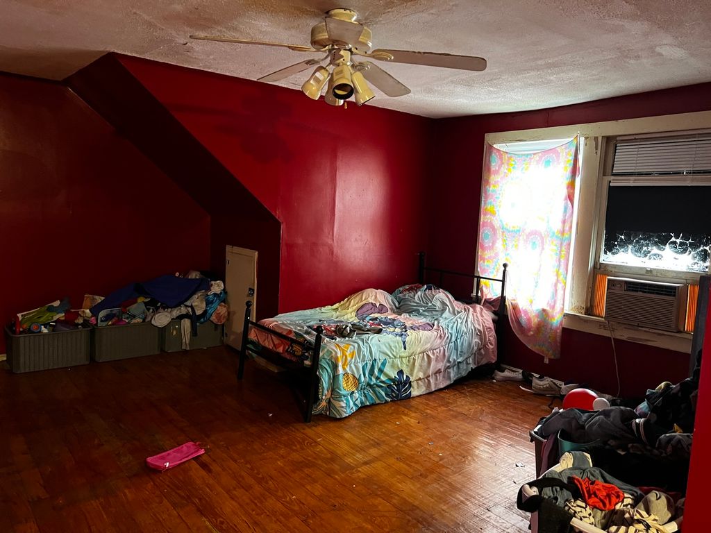 Image 11 of property listing at 605 S 24th Street, Mt Vernon, IL 62864