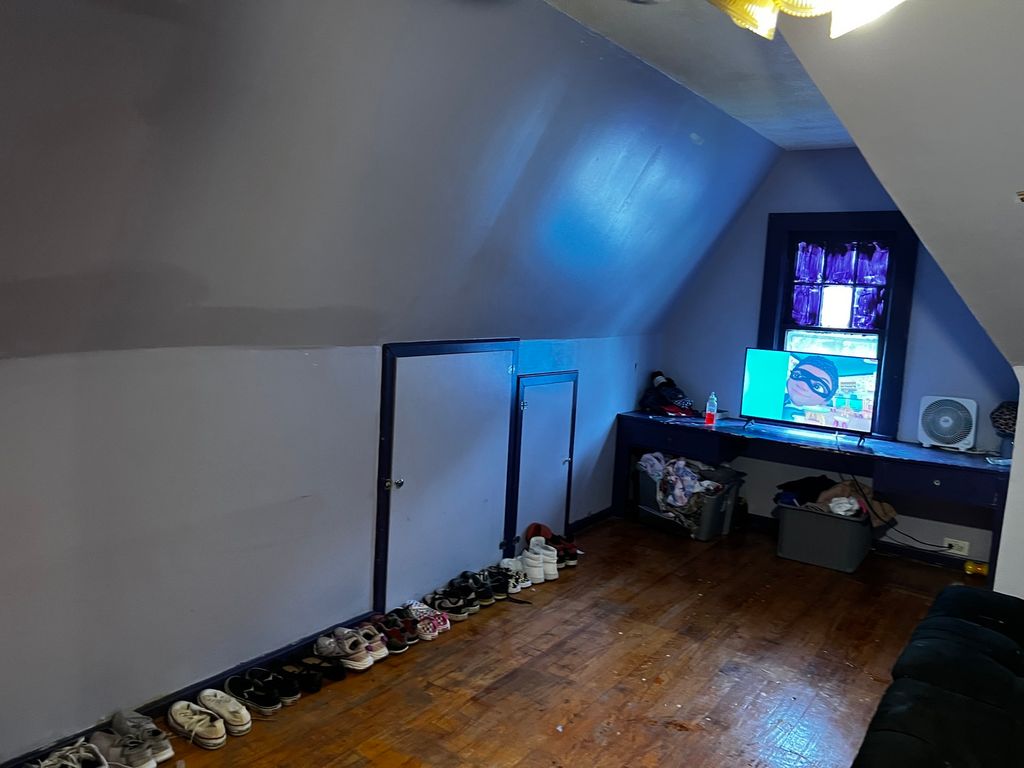 Image 12 of property listing at 605 S 24th Street, Mt Vernon, IL 62864