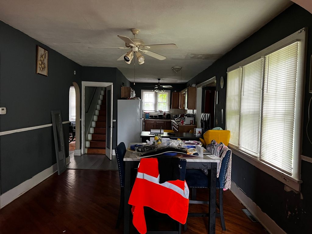 Image 6 of property listing at 605 S 24th Street, Mt Vernon, IL 62864