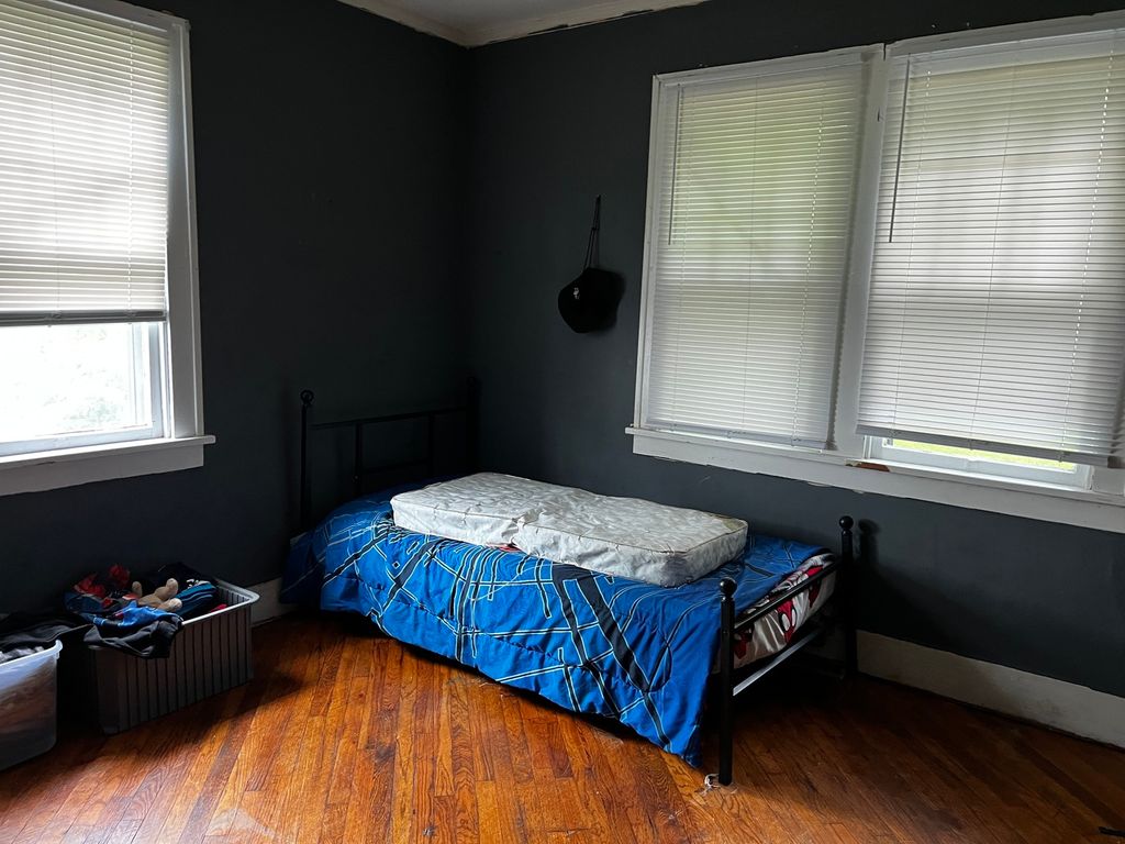 Image 10 of property listing at 605 S 24th Street, Mt Vernon, IL 62864
