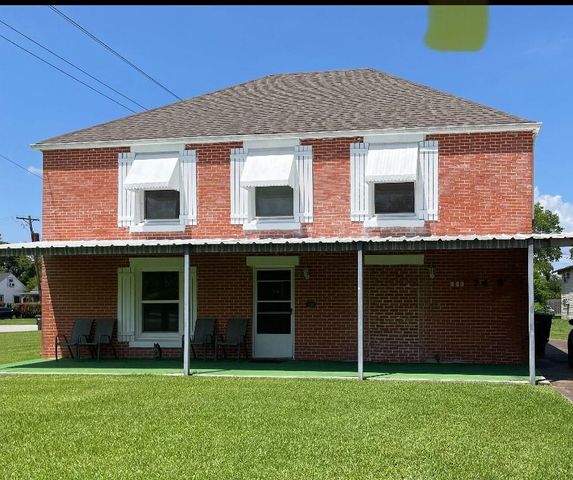 748 Queens Court, Port Arthur, TX 77642