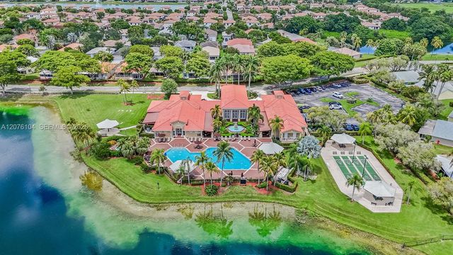 2215 SE 7th Place, Homestead, FL 33033