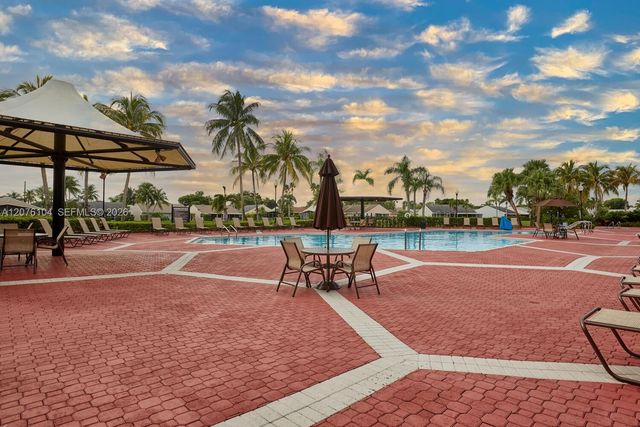 2215 SE 7th Place, Homestead, FL 33033