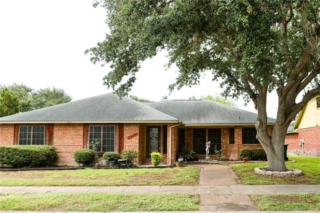 2910 Persimmon St, Corpus Christi, TX 78415