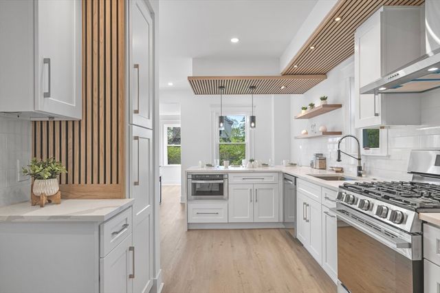 526 Cabot, Beverly, MA 01915