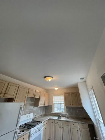 1537 Bay Street, Saginaw, MI 48602