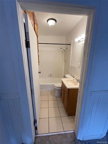 1537 Bay Street, Saginaw, MI 48602