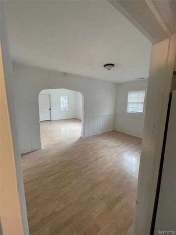 1537 Bay Street, Saginaw, MI 48602