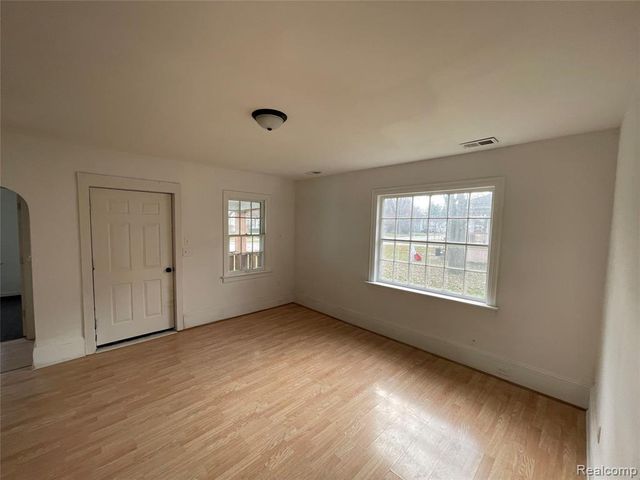 1537 Bay Street, Saginaw, MI 48602