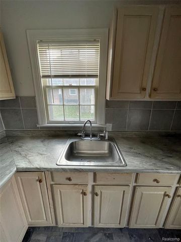 1537 Bay Street, Saginaw, MI 48602