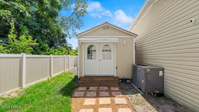 1135 Millbrook Avenue, Port Orange, FL 32127