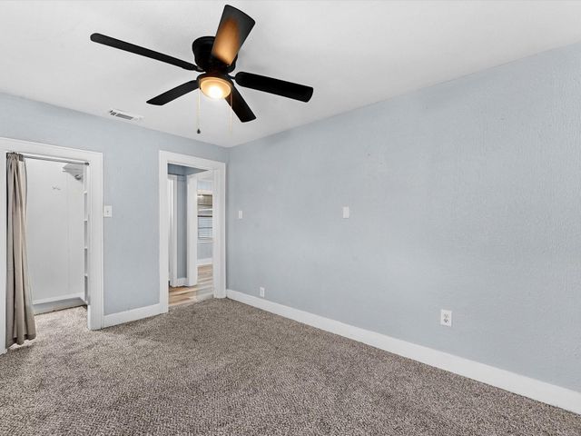 312 N Magnolia Street, Highlands, TX 77562