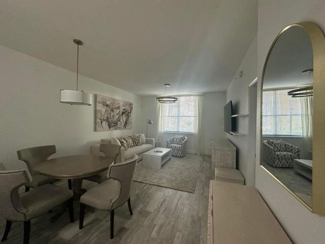 630 S Sapodilla Avenue 104, West Palm Beach, FL 33401