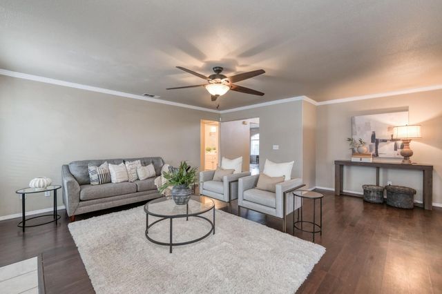 5233 W Browning Avenue, Fresno, CA 93722