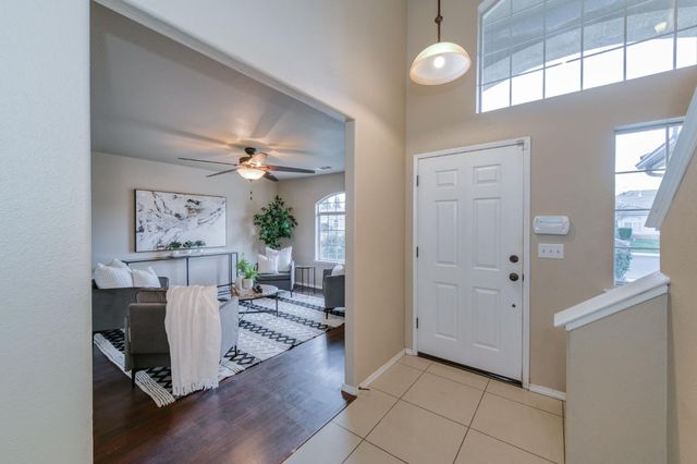 5233 W Browning Avenue, Fresno, CA 93722