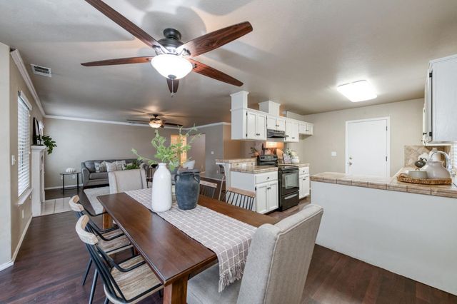 5233 W Browning Avenue, Fresno, CA 93722